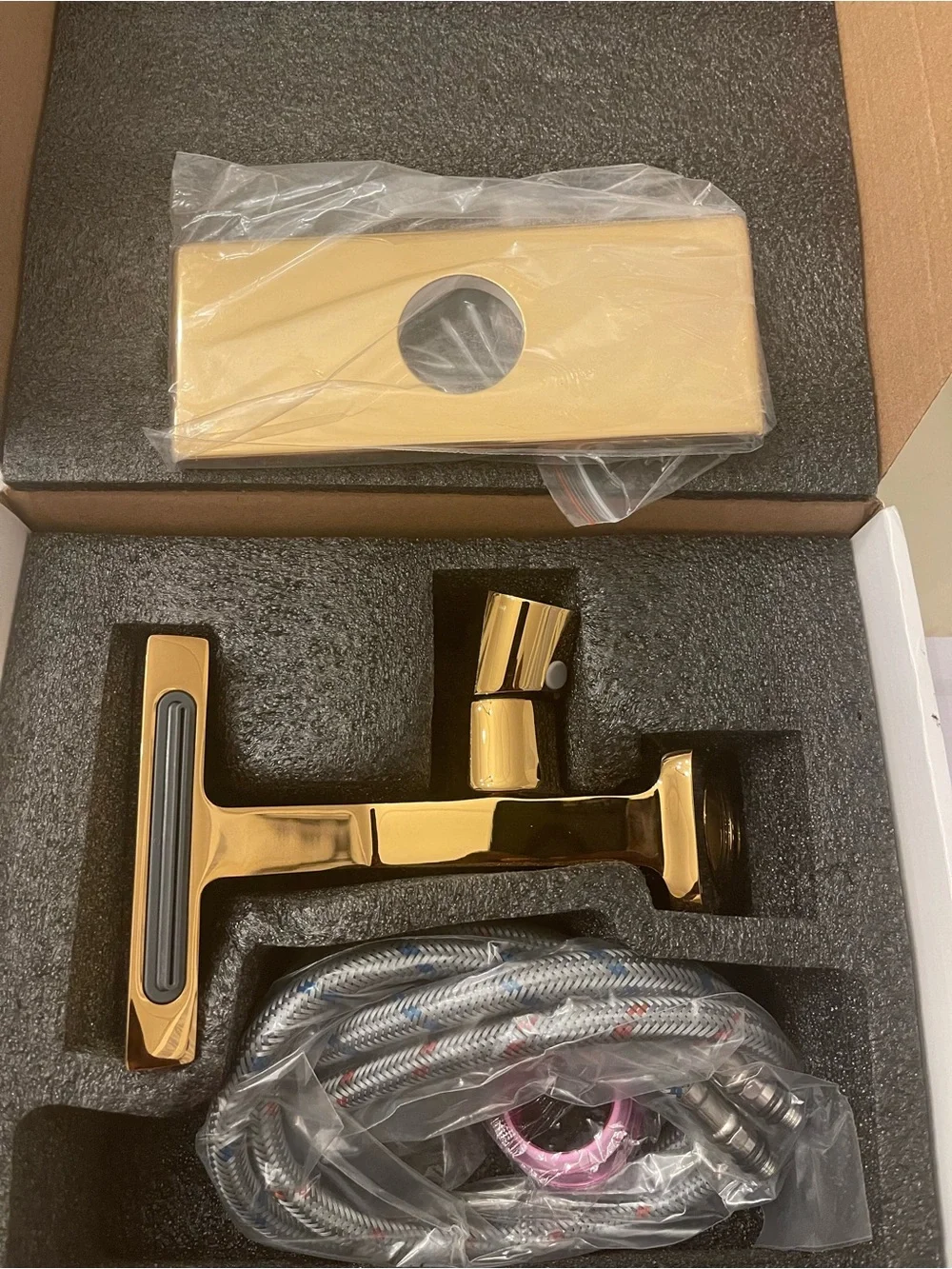 BAKALA Waterfall Bathroom Faucet, model ‎2024-013-GD